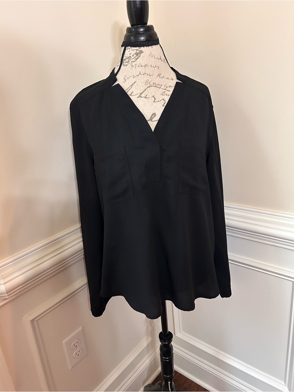 Nine West Black V-Neck Long Sleeve Blouse